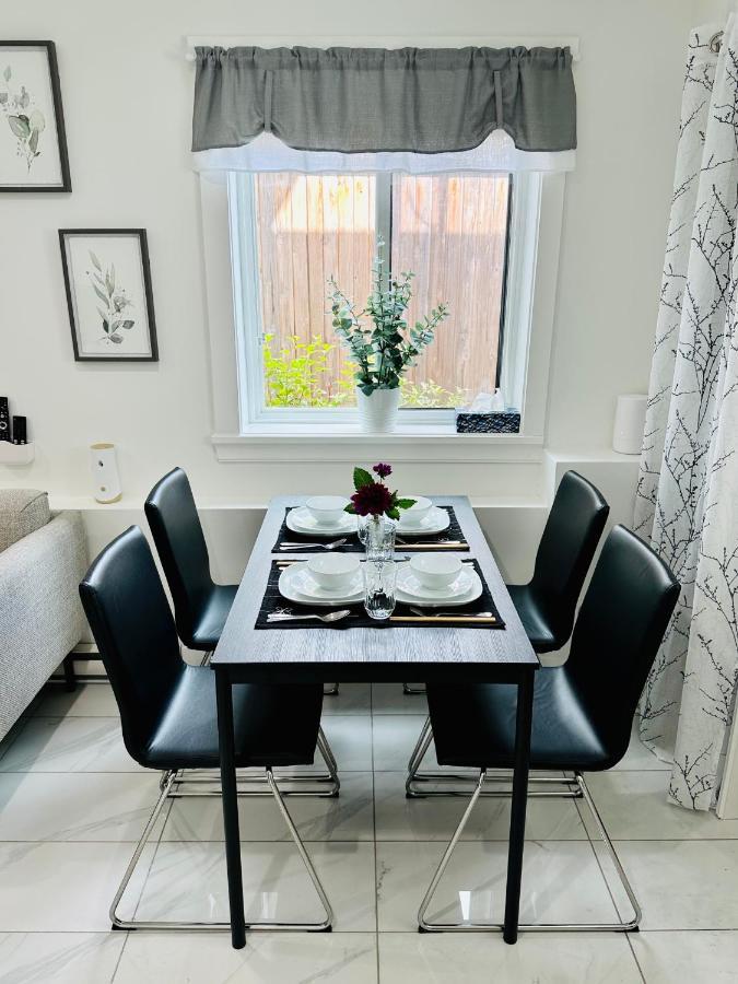 2Br 1.5Ba Full Kitchen Private Guest House - Free Parking - Central Location Vancouver Kültér fotó
