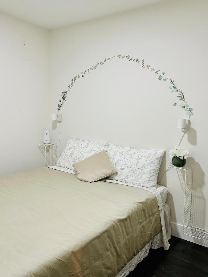 2Br 1.5Ba Full Kitchen Private Guest House - Free Parking - Central Location Vancouver Kültér fotó
