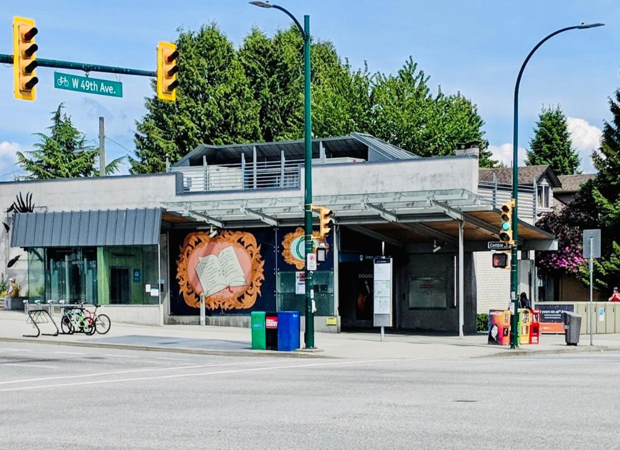 2Br 1.5Ba Full Kitchen Private Guest House - Free Parking - Central Location Vancouver Kültér fotó