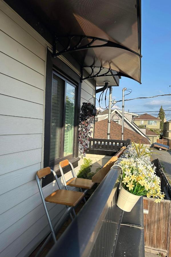 2Br 1.5Ba Full Kitchen Private Guest House - Free Parking - Central Location Vancouver Kültér fotó